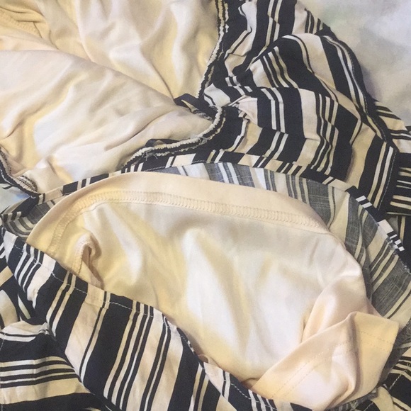 BLACK TAUPE STRIPE OFF THE SHOULDERS LINED ROMPER - Picture 6 of 8